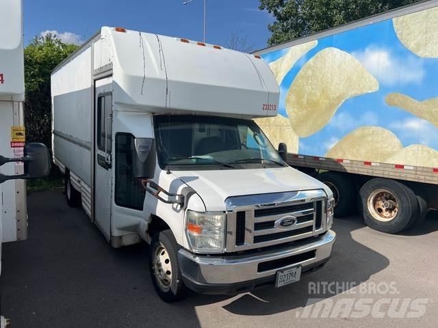 Ford E-350 Fourgon