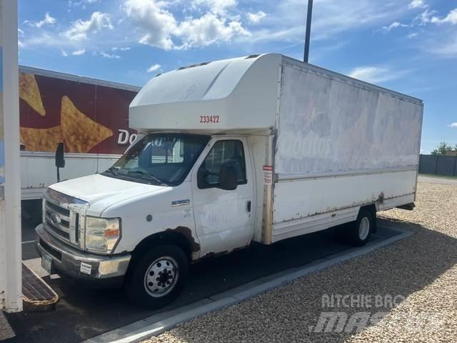 Ford E-350 Fourgon