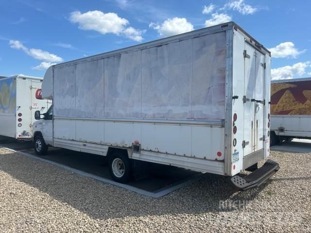 Ford E-350 Fourgon