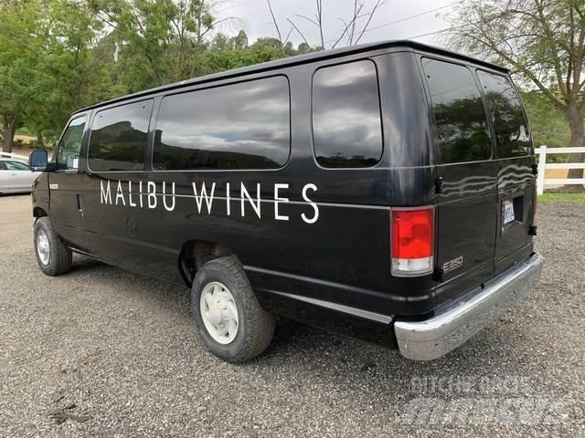 Ford E-350 Voiture