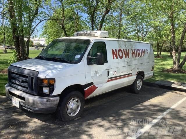 Ford E-350 Utilitaire