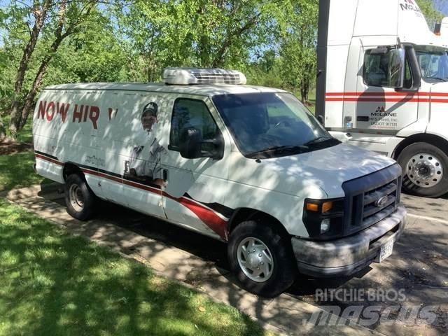 Ford E-350 Utilitaire