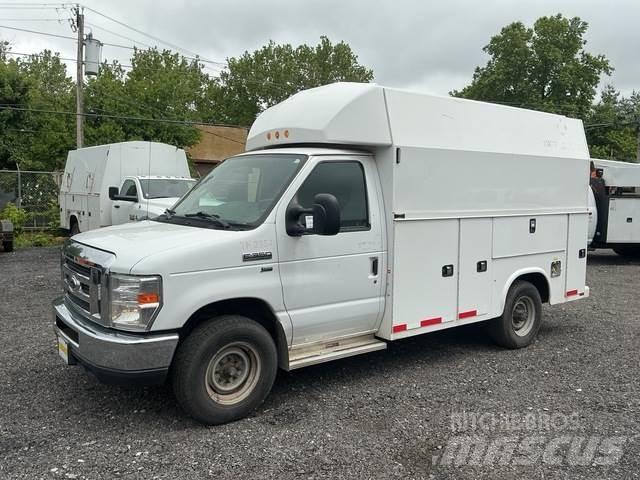 Ford E-350 Utilitaire benne