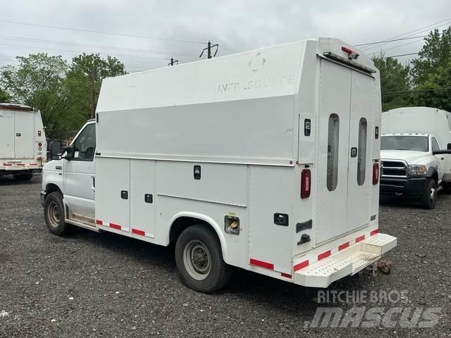 Ford E-350 Utilitaire benne