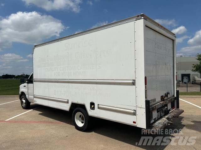 Ford E-350 Camion Fourgon