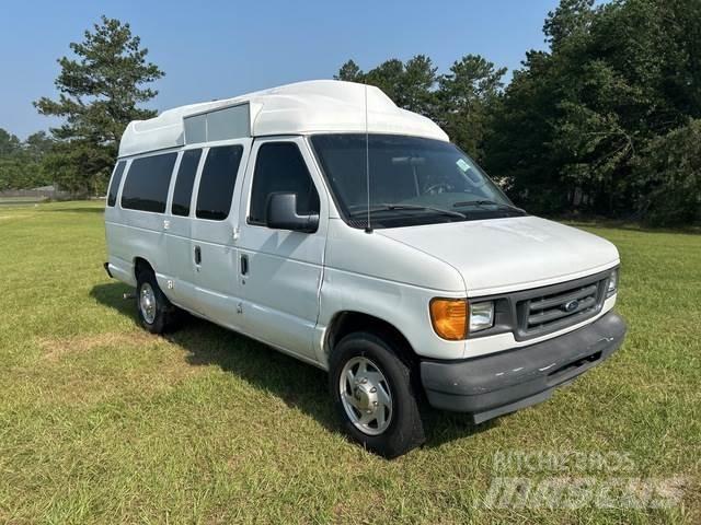 Ford E-350 Voiture