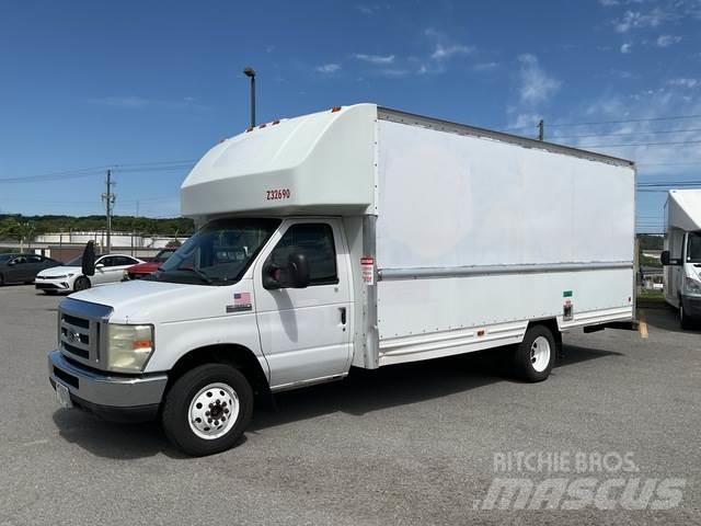 Ford E-350 Fourgon