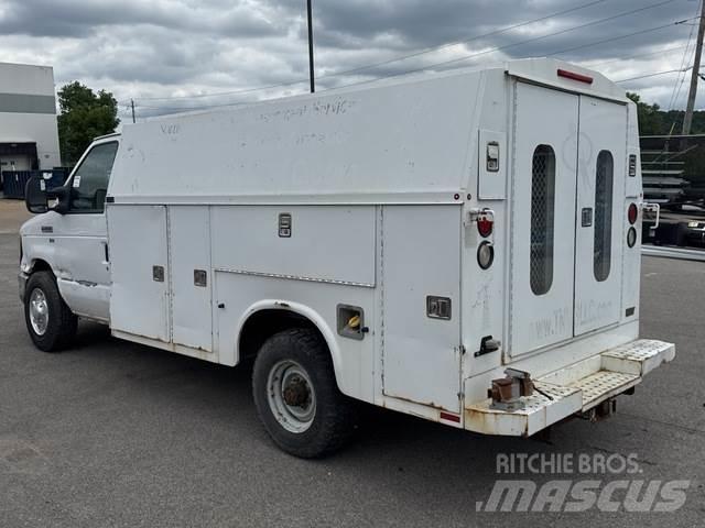 Ford E-350 Utilitaire benne