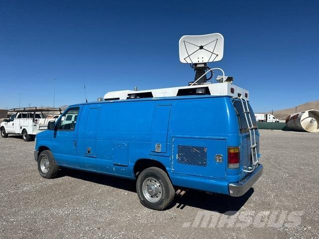 Ford E-350 Utilitaire