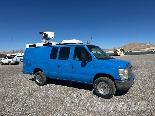 Ford E-350 Utilitaire