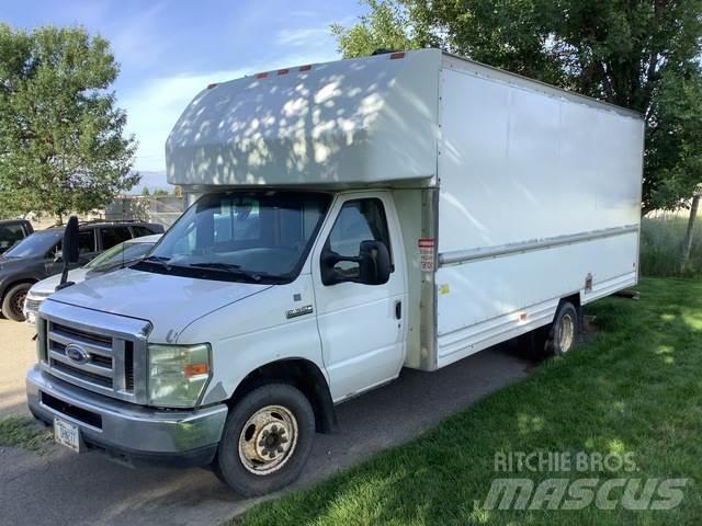 Ford E-350 Fourgon
