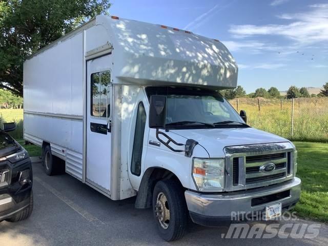 Ford E-350 Fourgon
