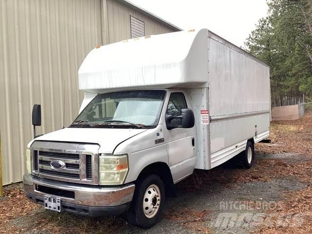 Ford E-350 Fourgon
