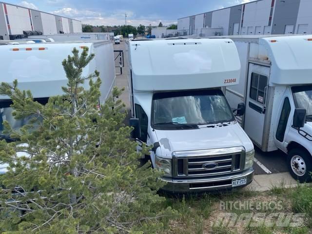 Ford E-350 Utilitaire