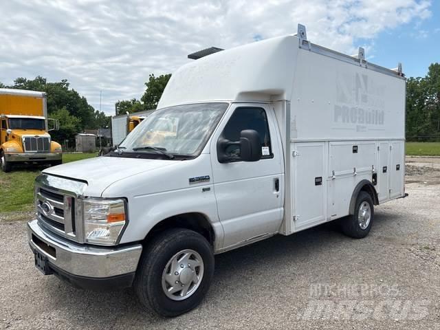 Ford E-350 Utilitaire