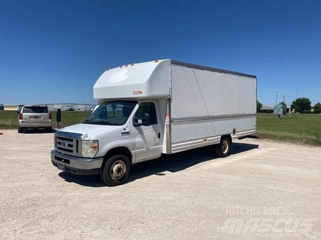 Ford E-350 Fourgon
