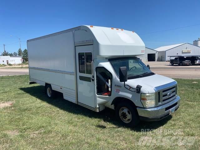 Ford E-350 Fourgon