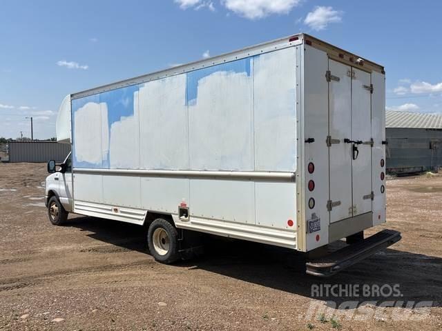Ford E-350 Camion Fourgon