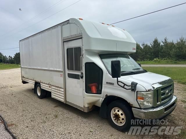 Ford E-350 Camion Fourgon