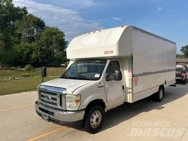 Ford E-350 Utilitaire