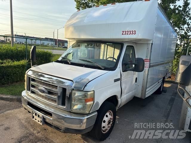 Ford E-350 Utilitaire