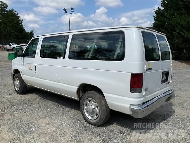 Ford E-350 Mini-bus
