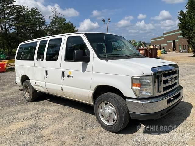 Ford E-350 Mini-bus