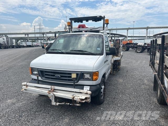 Ford E-350 Camions et véhicules municipaux