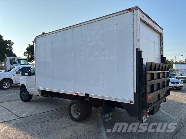 Ford E-350 Utilitaire