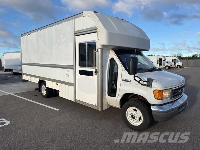 Ford E-350 Camion Fourgon