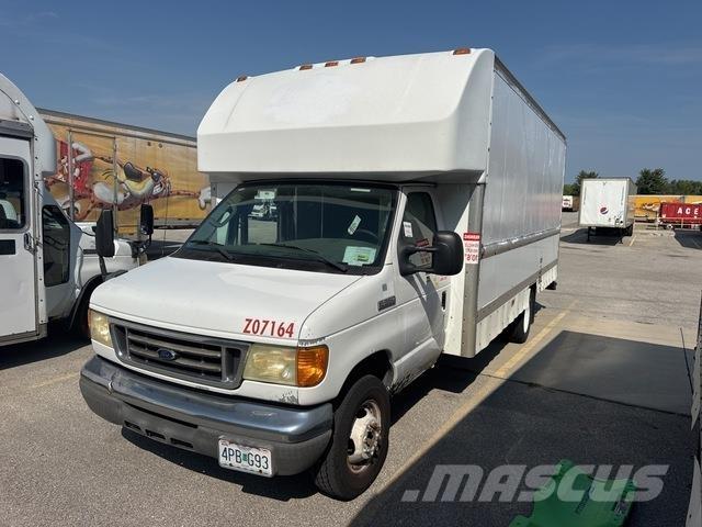 Ford E-350 Utilitaire