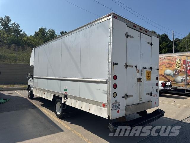 Ford E-350 Utilitaire