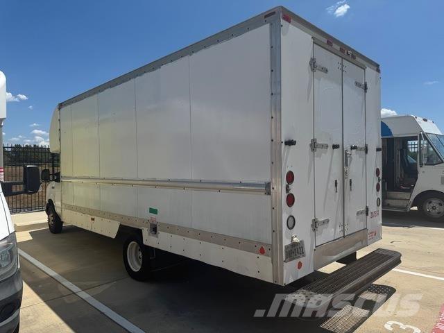 Ford E-350 Fourgon