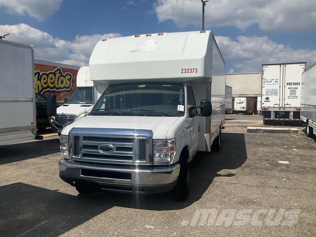 Ford E-350 Utilitaire