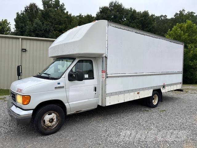 Ford E-350 Utilitaire