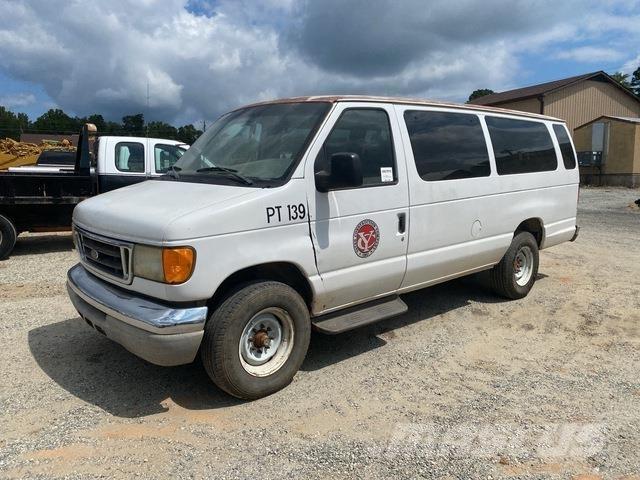 Ford E-350 Voiture