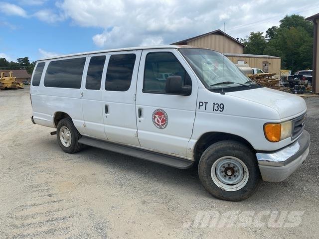 Ford E-350 Voiture