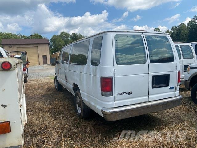 Ford E-350 Voiture