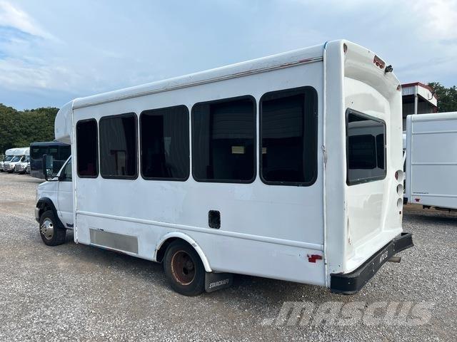 Ford E-350 Mini-bus