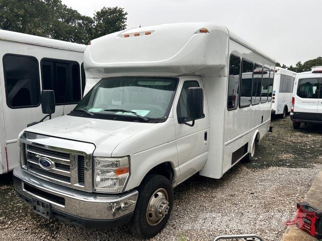 Ford E-350 Mini-bus
