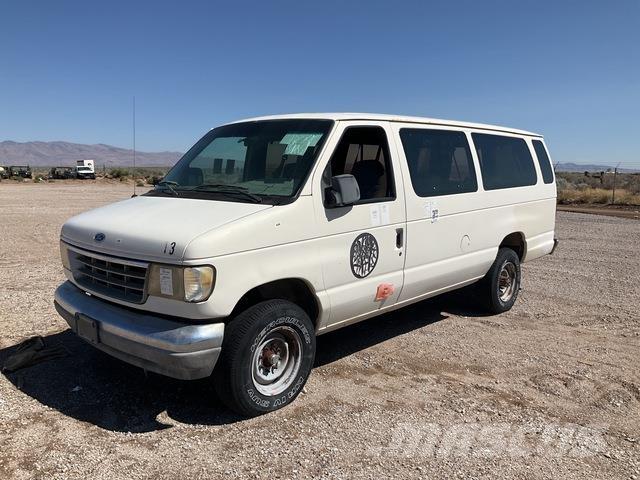 Ford E-350 Voiture