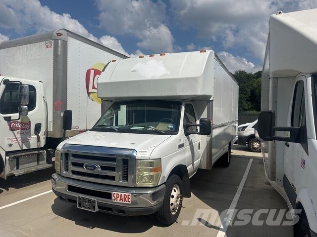 Ford E-350 Fourgon