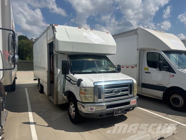 Ford E-350 Fourgon