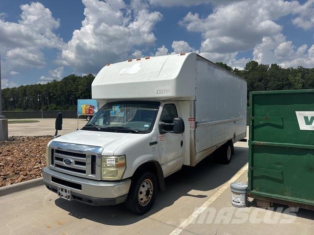 Ford E-350 Utilitaire
