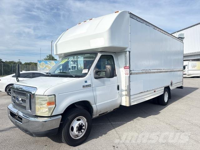 Ford E-350 Fourgon