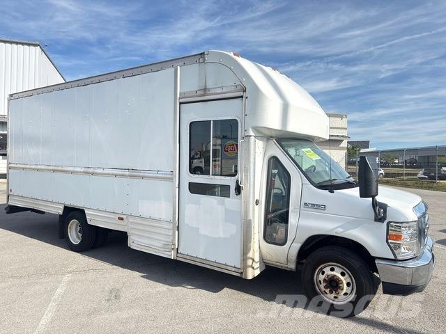 Ford E-350 Fourgon