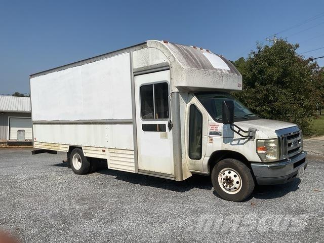 Ford E-350 Camion Fourgon