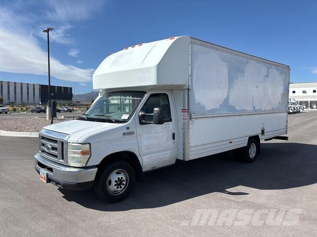 Ford E-350 Fourgon