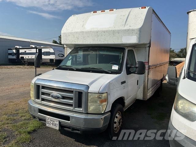 Ford E-350 Fourgon