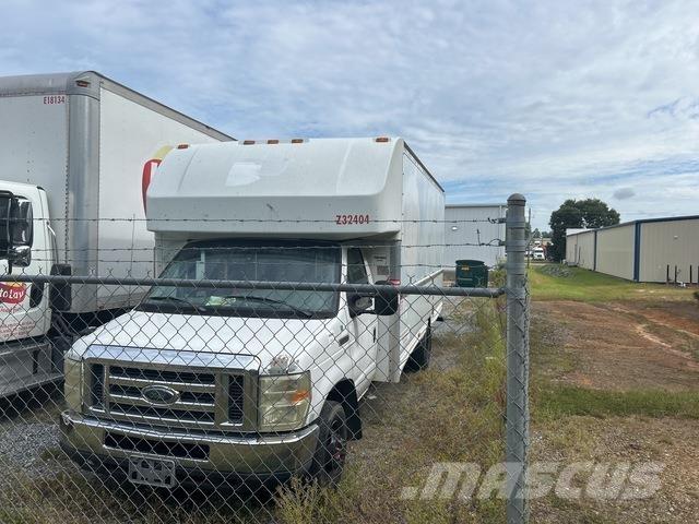 Ford E-350 Utilitaire